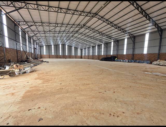 2,531M² WAREHOUSE TO LET IN AEROTON